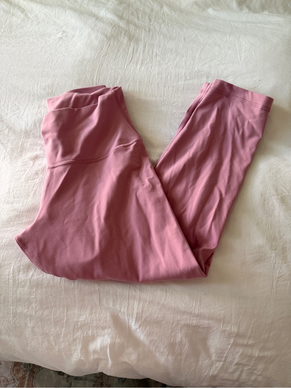 Aritzia Tart Pink Golden BUTTER Cheeky Hi-Rise 22" Cropped Legging Womens 10